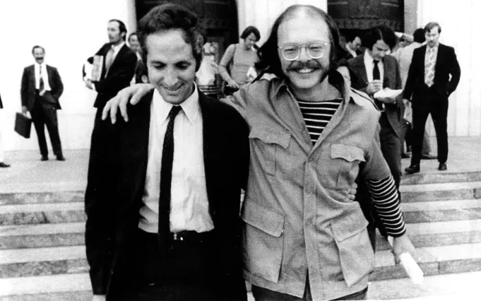 Framed Print : Pentagon Papers Defandants Daniel Ellsberg and Anthony Russo on Courthouse steps after Russo is released from jail. Los Angeles, CA, 10-01-71