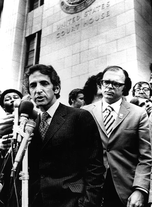 Framed Print : Pentagon Papers Defandants Daniel Ellsberg and Anthony Russo talk to reporters after opening session of trial. Los Angeles, CA, 01-17-73 Framed Print : Pentagon Papers Defandants Daniel Ellsberg and Anthony Russo talk to reporters after opening session of trial. Los Angeles, CA, 01-17-73