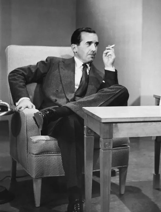 Framed Print : PERSON TO PERSON, Edward R. Murrow, host, 1953-1961 Framed Print : PERSON TO PERSON, Edward R. Murrow, host, 1953-1961