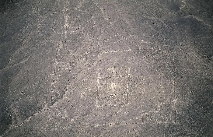 Framed Print : PERU. ICA. Palpa-Nazca Lines. Ceremonial and ritual geoglyphs (200-700 AD). Nazca art. AISA / Everett Collection**US SALES ONLY** Framed Print : PERU. ICA. Palpa-Nazca Lines. Ceremonial and ritual geoglyphs (200-700 AD). Nazca art. AISA / Everett Collection**US SALES ONLY**