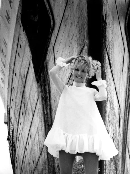 Framed Print : PETULA, Petula Clark, 1968. Courtesy: CSU Archives  /  Everett Collection