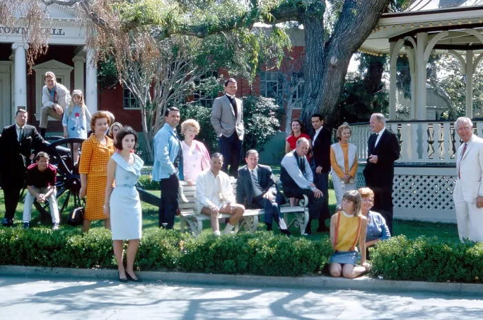 Framed Print : PEYTON PLACE, Christopher Connolly, Ryan O'Neal, Barbara Parkins, Patricia Morrow, 1964-1969 Framed Print : PEYTON PLACE, Christopher Connolly, Ryan O'Neal, Barbara Parkins, Patricia Morrow, 1964-1969