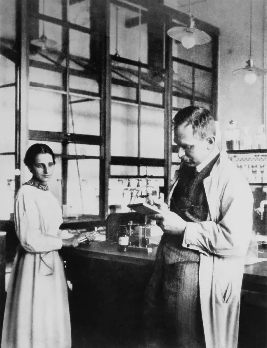 Framed Print : Physicist Lise Meitner and radiochemist Otto Hahn in Berlin-Dahlem, Germany, 1913. Meitner was in a research group with Otto Kahn, at the newly founded Kaiser-Wilhelm-Institut