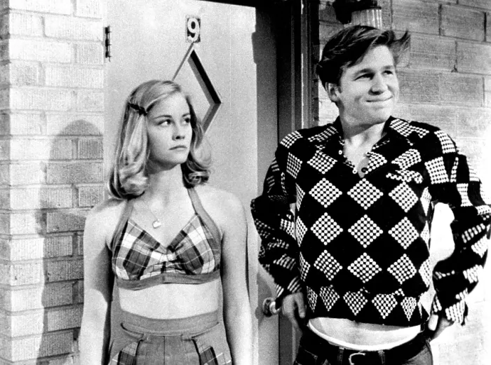 Framed Print : THE LAST PICTURE SHOW, Cybill Shepherd, Jeff Bridges, 1971 Framed Print : THE LAST PICTURE SHOW, Cybill Shepherd, Jeff Bridges, 1971