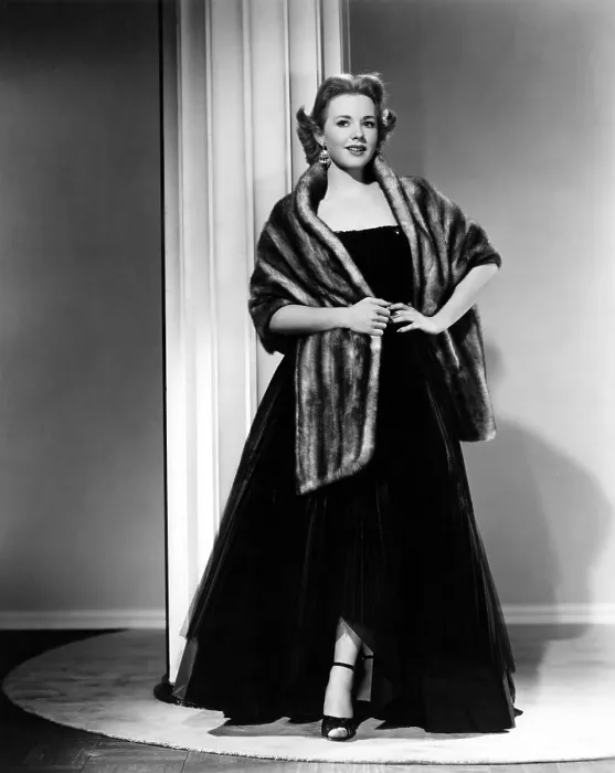 Framed Print : Piper Laurie, 1954 Framed Print : Piper Laurie, 1954