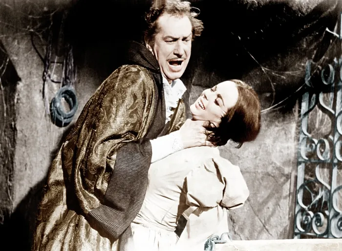 Framed Print : THE PIT AND THE PENDULUM, from left: Vincent Price, Barbara Steele, 1961