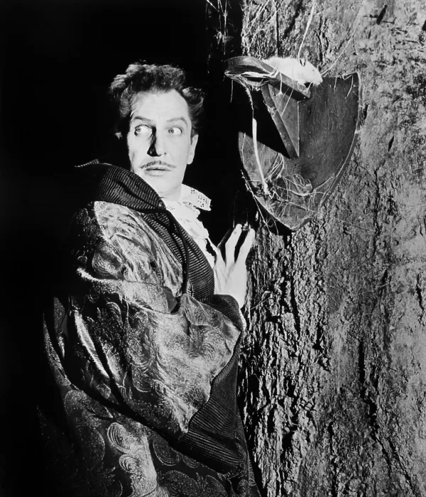 Framed Print : THE PIT AND THE PENDULUM, Vincent Price, 1961 Framed Print : THE PIT AND THE PENDULUM, Vincent Price, 1961