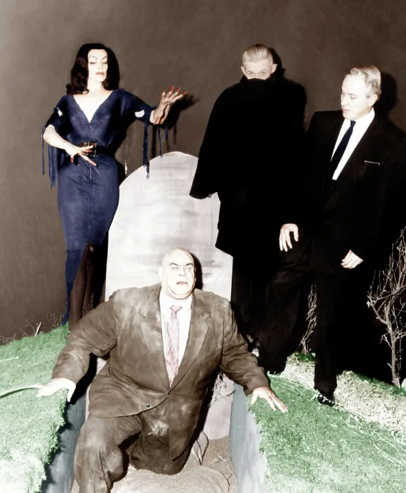 Framed Print : PLAN 9 FROM OUTER SPACE, from left: Vampira, (Maila Nurmi), Tor Johnson (in grave), Dr. Tom Mason (Bela Lugosi's double), Criswell, 1959 Framed Print : PLAN 9 FROM OUTER SPACE, from left: Vampira, (Maila Nurmi), Tor Johnson (in grave), Dr. Tom Mason (Bela Lugosi's double), Criswell, 1959