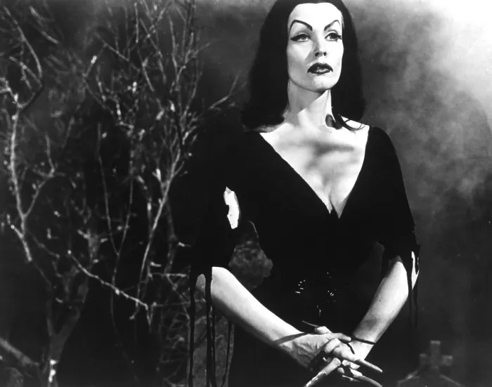 Framed Print : PLAN 9 FROM OUTER SPACE, Vampira, (Maila Nurmi), 1959