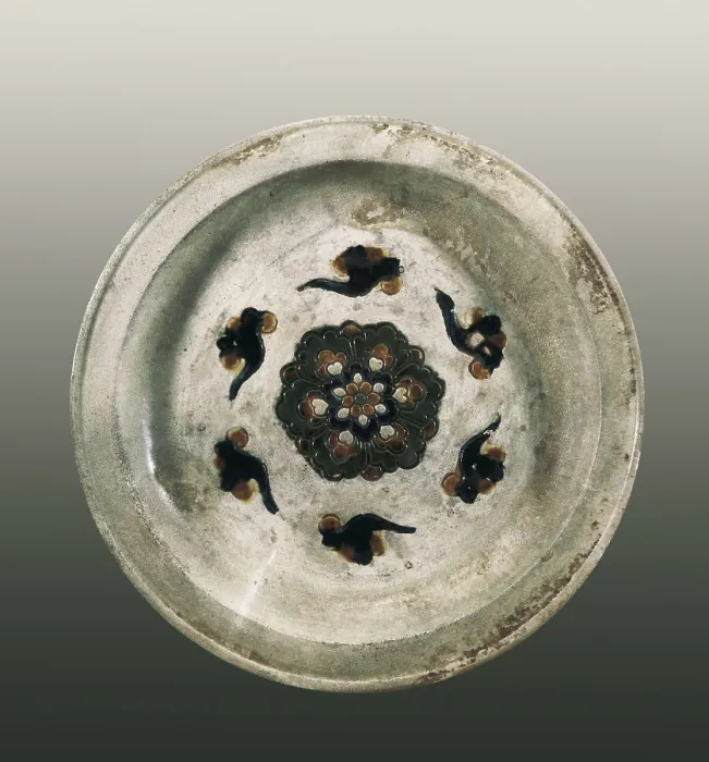 Framed Print : Plate. 7th c.-10th c. With plain bottom and the feet. Chinese art. Tang period. Ceramics. Private Collection. AISA / Everett Collection**US SALES ONLY** Framed Print : Plate. 7th c.-10th c. With plain bottom and the feet. Chinese art. Tang period. Ceramics. Private Collection. AISA / Everett Collection**US SALES ONLY**