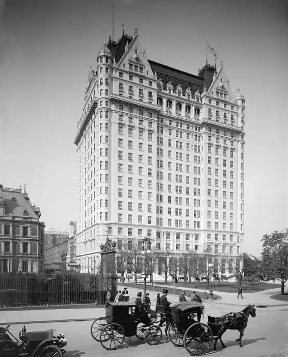 Framed Print : The Plaza Hotel photographed from the corner of 5th Avenue and 58th Street in Manhattan, c. 1905-1909