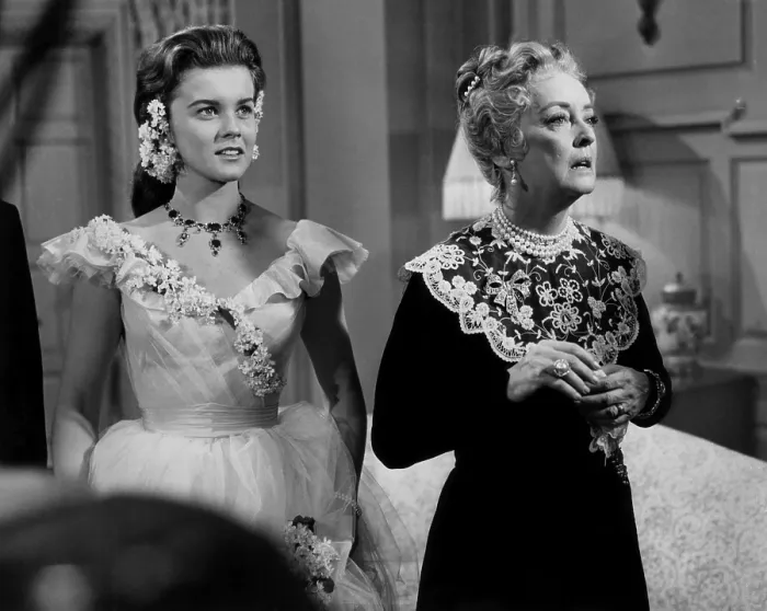Framed Print : POCKETFUL OF MIRACLES, from left, Ann-Margret, Bette Davis, 1961