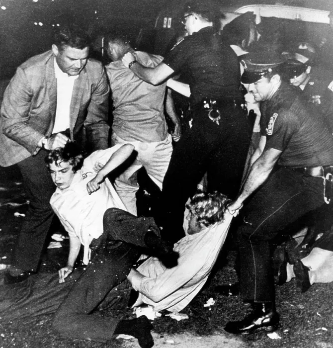 Framed Print : Police arresting hippies at Boston Common for violating the park's midnight curfew, Massachusetts, July 21, 1968.. Courtesy: CSU Archives  /  Everett Collection