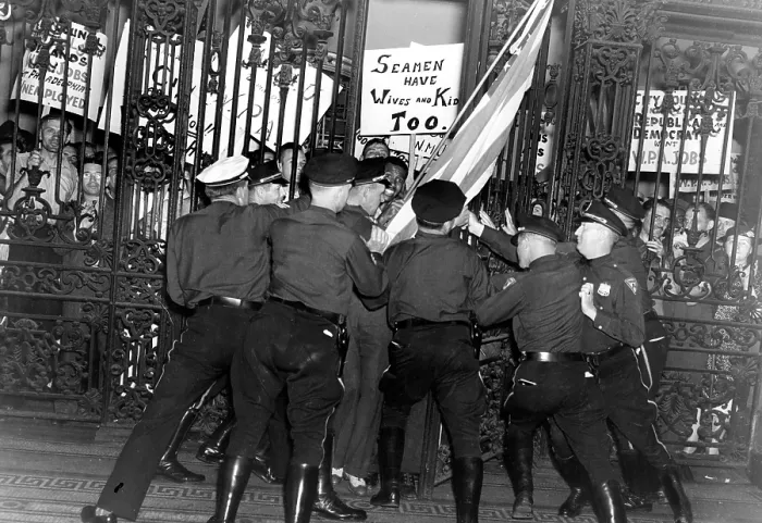 Framed Print : Policemen struggle to hold back more than 1, 000 workers who stormed City Hall in Philadelphia, PA, 7 / 14 / 38.. Courtesy: CSU Archives / Everett Collection Framed Print : Policemen struggle to hold back more than 1, 000 workers who stormed City Hall in Philadelphia, PA, 7 / 14 / 38.. Courtesy: CSU Archives / Everett Collection