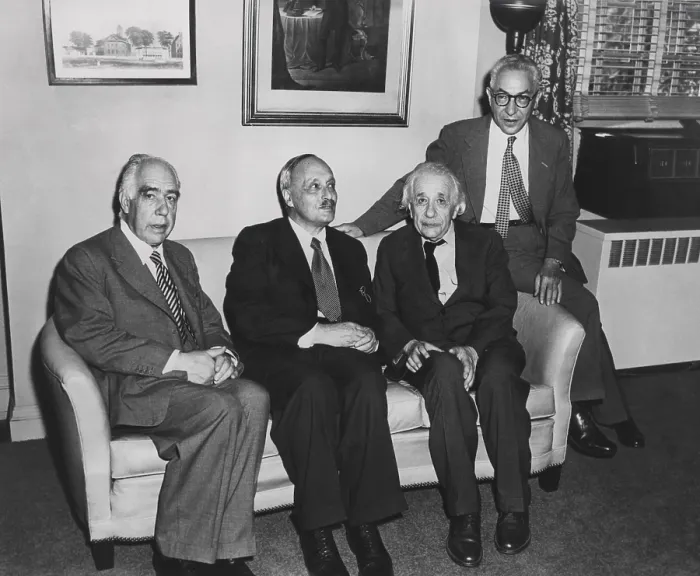 Framed Print : Portrait of four famous nuclear physicists. L-R: Niels Bohr; James Franck; Albert Einstein; and Isidor Rabi