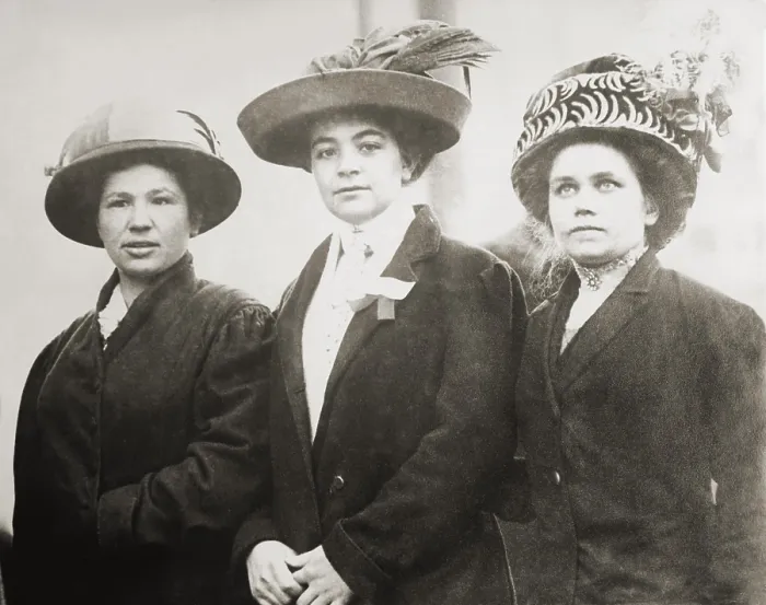 Framed Print : Portuguese mill girls who worked in the Lowell Massachusetts mills. Ca. 1910-15 Framed Print : Portuguese mill girls who worked in the Lowell Massachusetts mills. Ca. 1910-15
