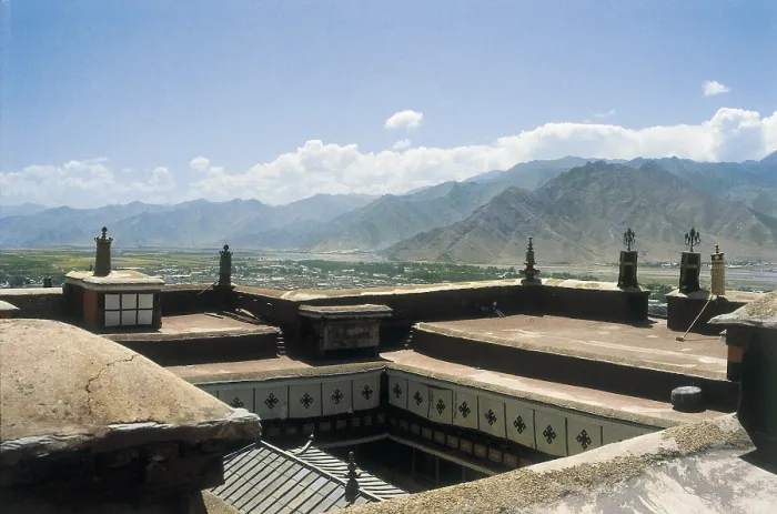 Framed Print : Potala Palace. CHINA. Rebuilt in 17th c. Tibetan art. AISA / Everett Collection**US SALES ONLY** Framed Print : Potala Palace. CHINA. Rebuilt in 17th c. Tibetan art. AISA / Everett Collection**US SALES ONLY**