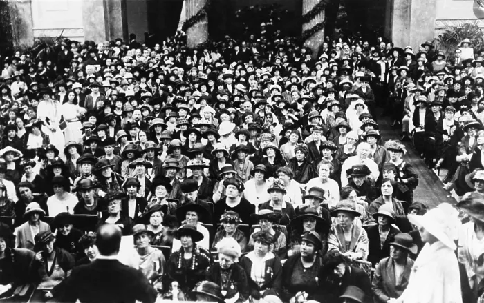Framed Print : Premier Benito Mussolini of Italy (back toward camera) addressing women Framed Print : Premier Benito Mussolini of Italy (back toward camera) addressing women