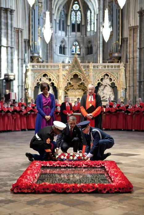 Framed Print : President Barack Obama, lays a wreath at the Grave of the Unknown Warrior at Westminster Abbey. London, England, May 24, 2011. (BSLOC_2015_3_218)