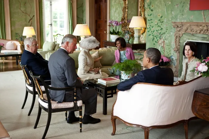 Framed Print : President Barack Obama and Michelle with the Prince of Wales and the Duchess of Cornwall. With them are U.S. Ambassador Louis Susman and Mrs Framed Print : President Barack Obama and Michelle with the Prince of Wales and the Duchess of Cornwall. With them are U.S. Ambassador Louis Susman and Mrs