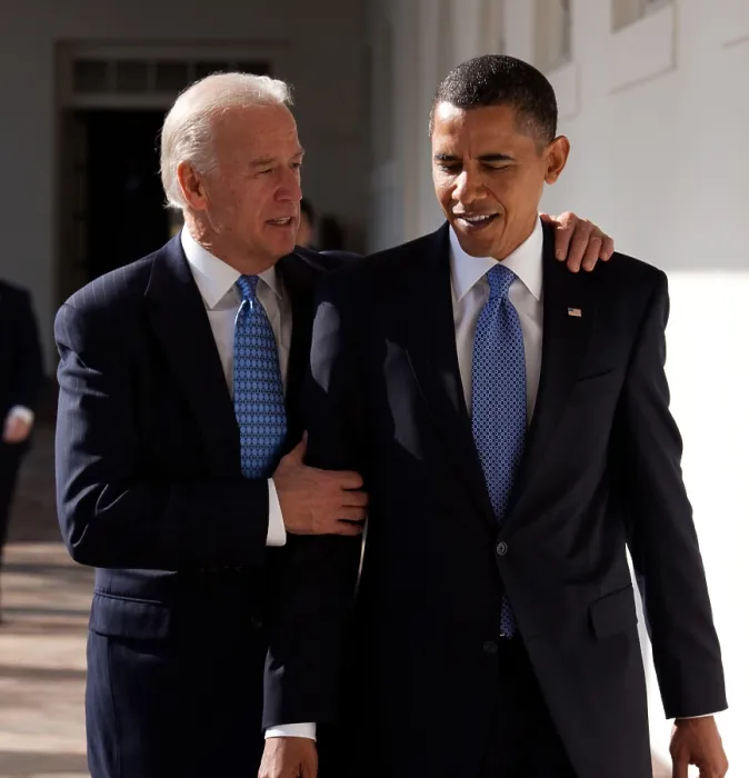 Framed Print : President Barack Obama walks with Vice President Joe Biden along the White House West Wing Colonnade, Feb. 3, 2010 (BSLOC_2020_4_12) Framed Print : President Barack Obama walks with Vice President Joe Biden along the White House West Wing Colonnade, Feb. 3, 2010 (BSLOC_2020_4_12)