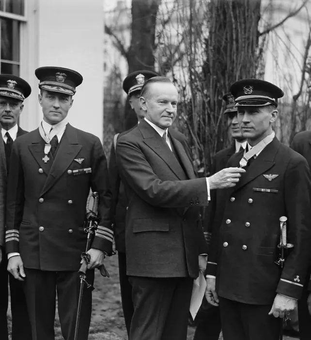 Framed Print : President Calvin Coolidge awards Medal of Honor to flyers Adm. Richard Byrd (left) and Floyd Bennett Framed Print : President Calvin Coolidge awards Medal of Honor to flyers Adm. Richard Byrd (left) and Floyd Bennett