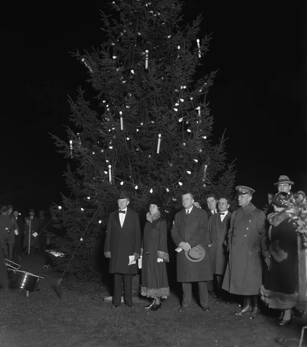 Framed Print : President Calvin Coolidge and First Lady Grace at the lighting of the National Christmas Tree. Dec. 24, 1924