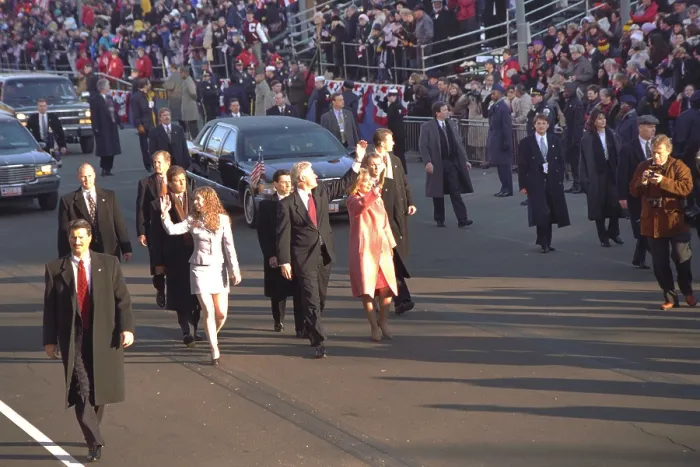 Framed Print : President Bill Clinton walk with Chelsea and Hillary in the 1997 Inaugural Parade. (BSLOC_2015_2_197)