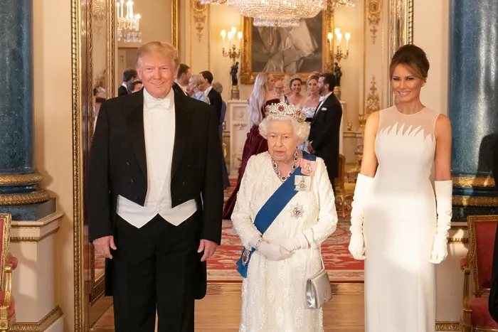 Framed Print : President Donald Trump and First Lady Melania Trump with Britain's Queen Elizabeth II, June 3, 2019, before the state banquet, Buckingham Palace (BSLOC_2019_6_210)