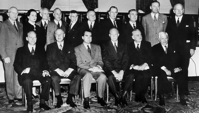 Framed Print : President-elect Dwight Eisenhower poses with his Cabinet. L-R