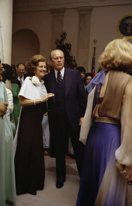 Framed Print : President Ford and First Lady Betty Ford pause on the dance floor, during White House state dinner in honor of Egyptian President and Mrs. Anwar Sadat. October 27, 1975