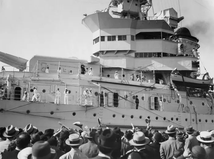 Framed Print : President Franklin Roosevelt arriving in Uruguay on the USS Indianapolis. Dec. 1936. Roosevelt (wearing dark suit) waves from the upper deck. (BSLOC_2013_5_118) Framed Print : President Franklin Roosevelt arriving in Uruguay on the USS Indianapolis. Dec. 1936. Roosevelt (wearing dark suit) waves from the upper deck. (BSLOC_2013_5_118)