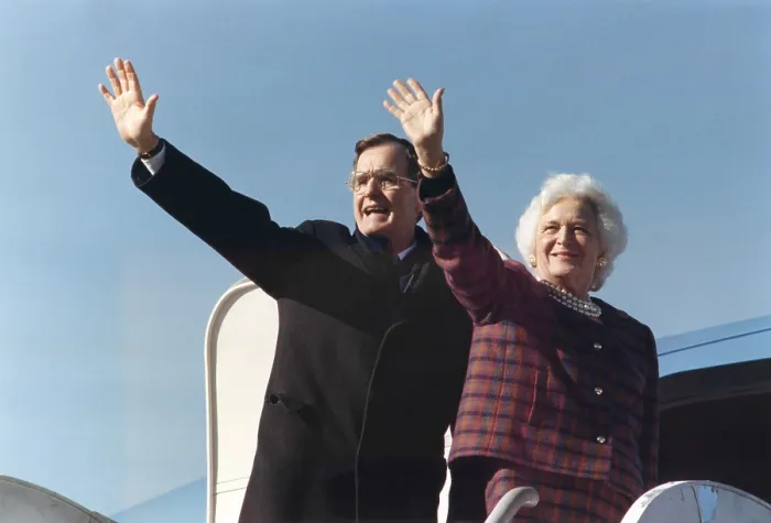 Framed Print : President George H.W. Bush and First Lady Barbara Bush, waving from the doorway of Air Force One, February 13, 1989 (BSLOC_2021_3_51)