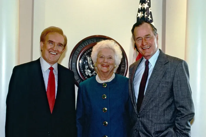 Framed Print : President George H.W. Bush, First Lady Barbara Bush meet with Nashville country music disc jockey, Ralph Emery, April 19, 1995 Framed Print : President George H.W. Bush, First Lady Barbara Bush meet with Nashville country music disc jockey, Ralph Emery, April 19, 1995