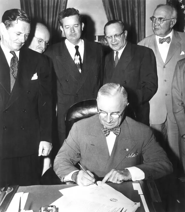 Framed Print : President Harry Truman signs the American Housing Act of 1949, on July 12, 1949 Framed Print : President Harry Truman signs the American Housing Act of 1949, on July 12, 1949