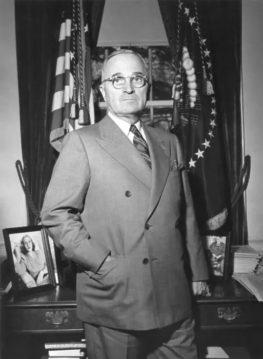 Framed Print : President Harry Truman at the White House office, April 5, 1946. - (BSLOC_2014_15_11) Framed Print : President Harry Truman at the White House office, April 5, 1946. - (BSLOC_2014_15_11)