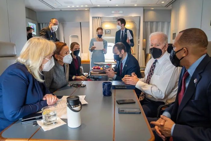 Framed Print : President Joe Biden meets with Sen. Kirsten Gillibrand, left, and N.Y. Reps. Nydia Velazquez and Hakeem Jeffries aboard Air Force One, Feb 3, 2022