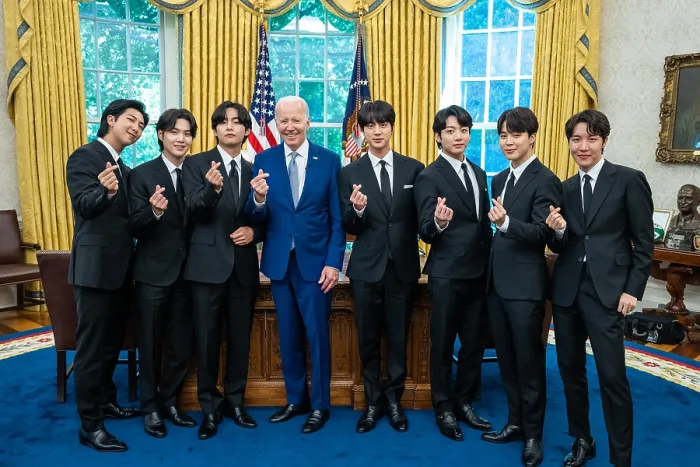 Framed Print : President Joe Biden, snaps his fingers in coordination with BTS, the world famous K-pop singing group, also known as the Bangtan Boys Framed Print : President Joe Biden, snaps his fingers in coordination with BTS, the world famous K-pop singing group, also known as the Bangtan Boys