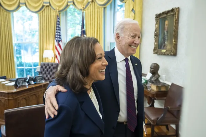 Framed Print : President Joe Biden and Vice President Kamala Harris before their Oval Office lunch, Sept. 2, 2022. (BSLOC_2022_7_11) Framed Print : President Joe Biden and Vice President Kamala Harris before their Oval Office lunch, Sept. 2, 2022. (BSLOC_2022_7_11)