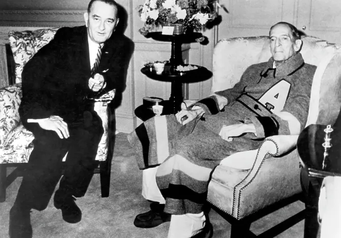 Framed Print : President Lyndon B. Johnson, visits former General Douglas MacArthur, at Walter Reed Hospital circa 1964. Courtesy: CSU Archives / Everett Collection