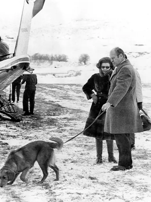 Framed Print : President and Mr.s Gerald Ford, and dog Liberty, Vail, CO, 12-22-1974.. Courtesy: CSU Archives / Everett Collection Framed Print : President and Mr.s Gerald Ford, and dog Liberty, Vail, CO, 12-22-1974.. Courtesy: CSU Archives / Everett Collection