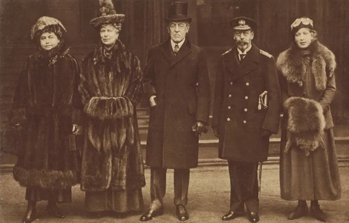 Framed Print : President and Mrs. Wilson at Buckingham Palace, London with the King and Queen of England. L-R: Edith Wilson, Queen Mary, President Woodrow Wilson, King George V, Princess Mary Framed Print : President and Mrs. Wilson at Buckingham Palace, London with the King and Queen of England. L-R: Edith Wilson, Queen Mary, President Woodrow Wilson, King George V, Princess Mary