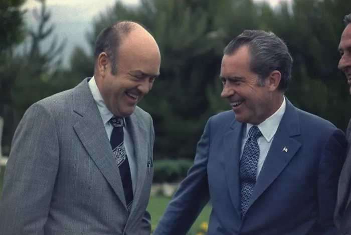 Framed Print : President Nixon with Melvin Laird his Secretary of Defense from 1969-73