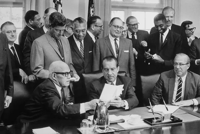 Framed Print : President Nixon signing Executive Order 11491 with labor leaders