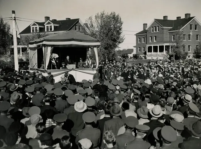 Framed Print : President Roosevelt addressing a crowd at Fort Warren, Cheyenne, WY. Oct. 12, 1936