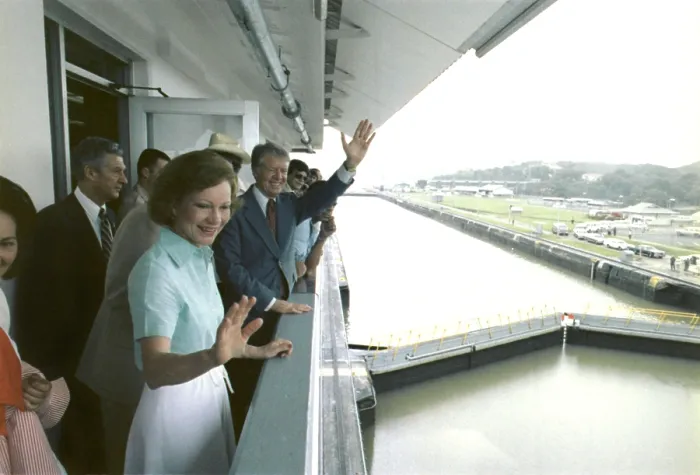 Framed Print : President and Rosalynn Carter visit one of the Mira Floras Locks along the Panama Canal on the day after the final signing of the ratified Panama Canal Treaty returning the Canal