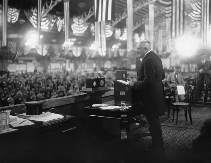 Framed Print : President Warren Harding addressing the Chamber of Commerce Convention, May 18, 1922