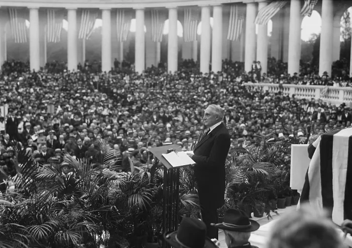 Framed Print : President Warren Harding addressing a Memorial Day audience at Arlington National Cemetery. Ca. 1921-23. (BSLOC_2015_15_23)