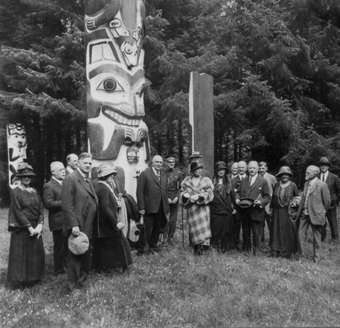 Framed Print : President Warren Harding and his Alaska party at the Great Alaskan Totem Pole at Sitka. July 1923. First Lady Florence Harding wears a bold plaid coat Framed Print : President Warren Harding and his Alaska party at the Great Alaskan Totem Pole at Sitka. July 1923. First Lady Florence Harding wears a bold plaid coat