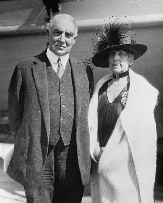 Framed Print : President Warren Harding and his wife, Florence in 1923 portrait Framed Print : President Warren Harding and his wife, Florence in 1923 portrait